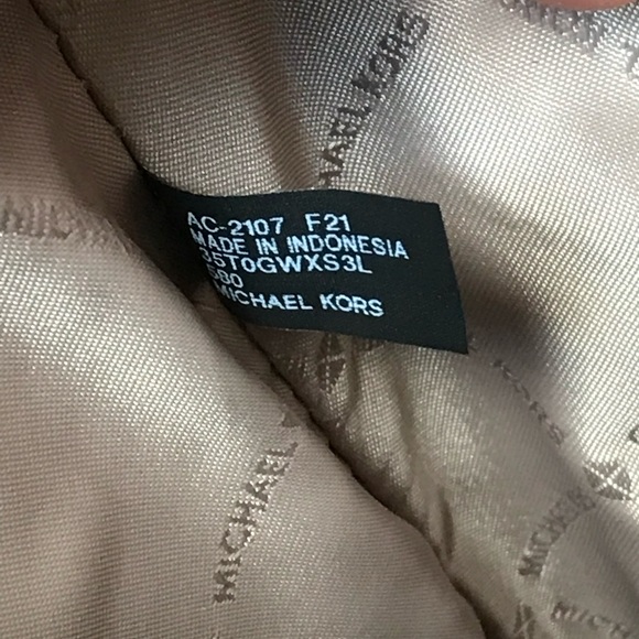 🌼Michael Kors Purse - Picture 10 of 15